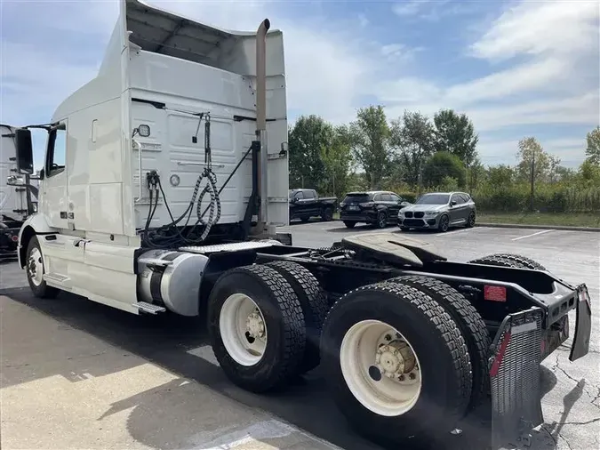 2019 VOLVO VNR640