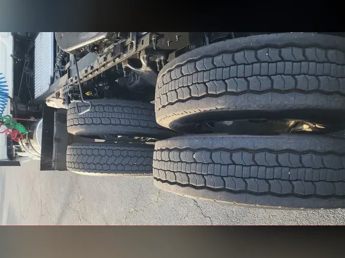 2021 INTERNATIONAL LT625