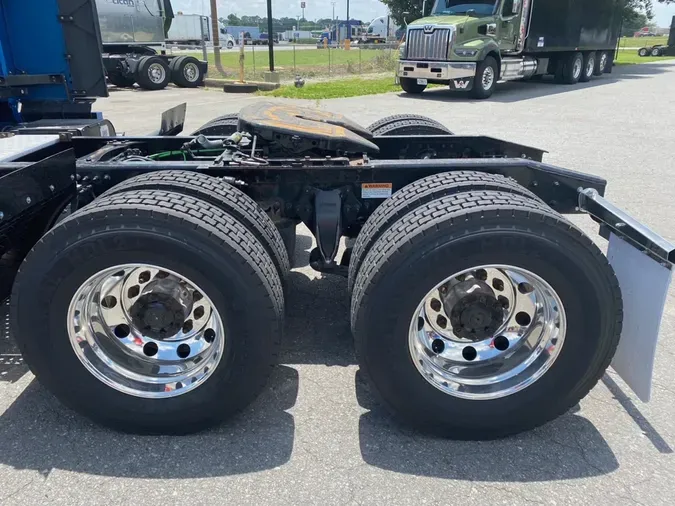 2019 Freightliner Cascadia 126