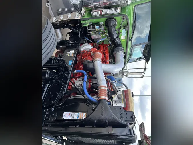 2022 Peterbilt 389