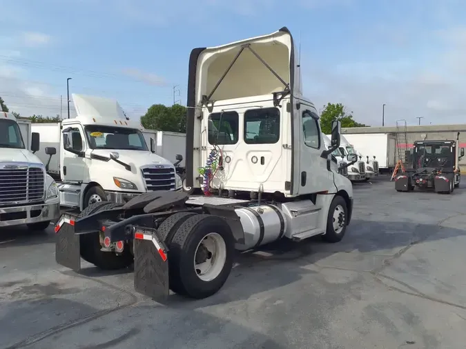 2019 FREIGHTLINER NEW CASCADIA 126