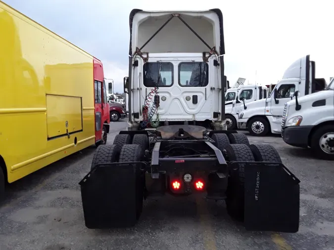 2017 FREIGHTLINER/MERCEDES CASCADIA 125