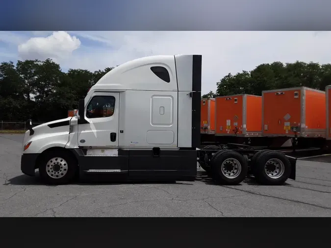 2023 Freightliner Cascadia 126