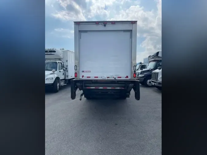 2016 FREIGHTLINER M2 106