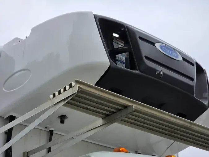 2018 FREIGHTLINER M2 106