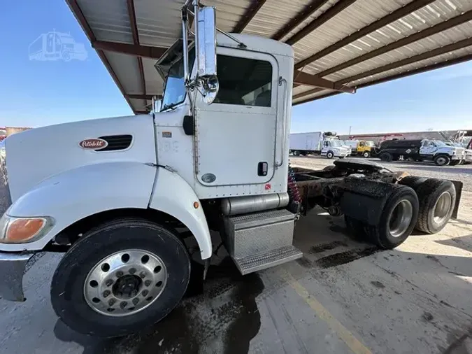 2010 PETERBILT 340