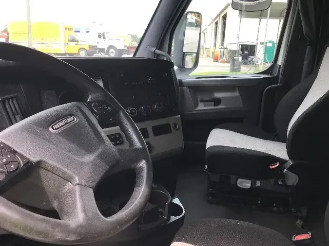 2019 Freightliner T12664ST