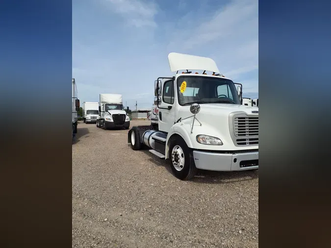 2018 FREIGHTLINER M2-112