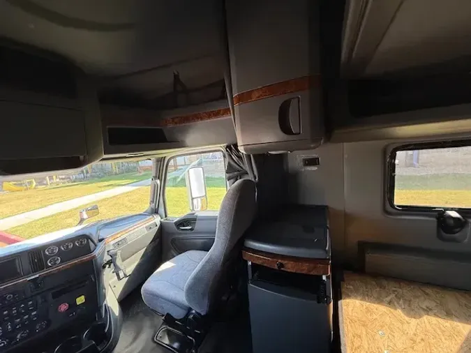 2022 INTERNATIONAL LT625