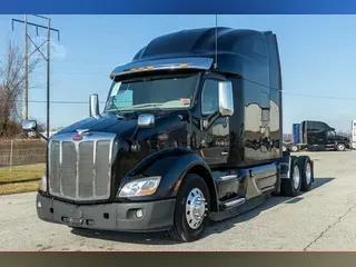 2022 PETERBILT 579