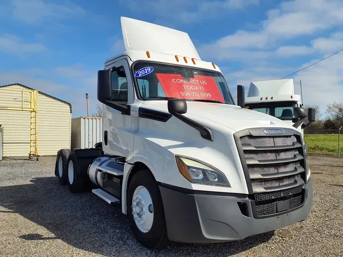 2019 FREIGHTLINER/MERCEDES NEW CASCADIA 126