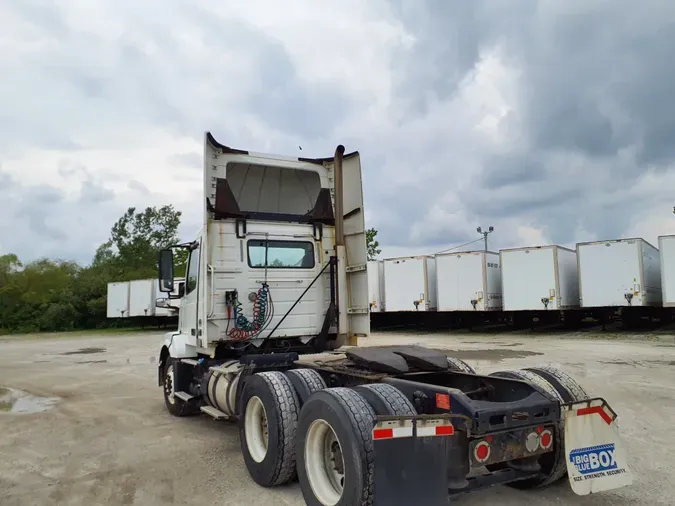 2016 VOLVO VNL64TRACTOR