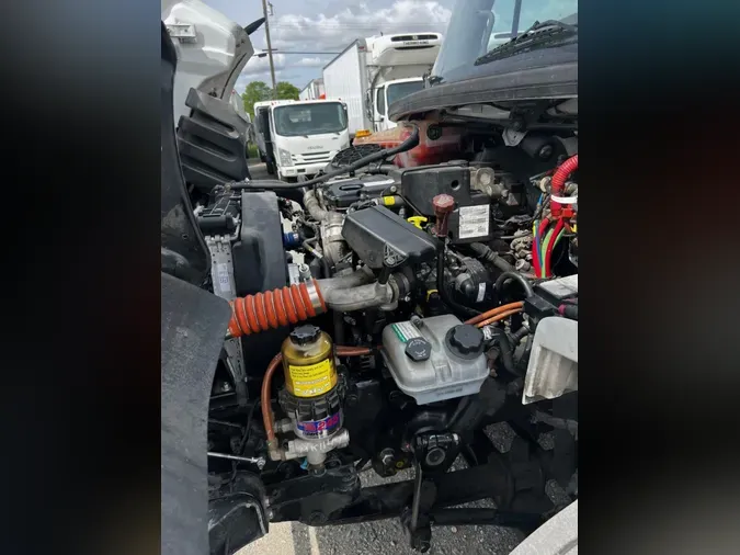 2021 FREIGHTLINER M2 106