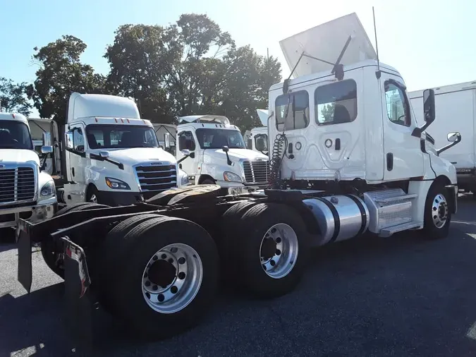 2019 FREIGHTLINER NEW CASCADIA PX12664