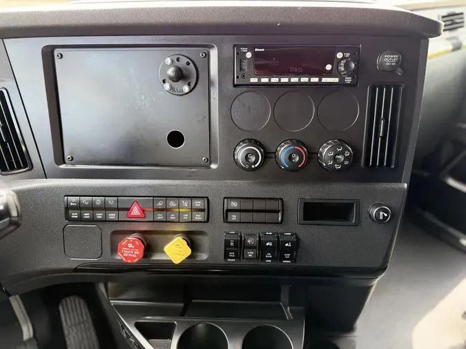 2023 Freightliner Cascadiadaaf2ba563b0c4d0e2ed9c56859929e4