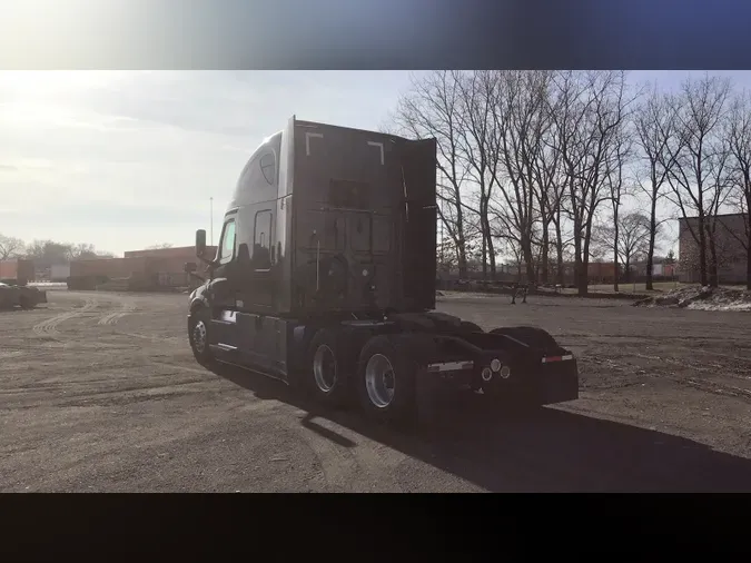 2020 Freightliner Cascadia 126