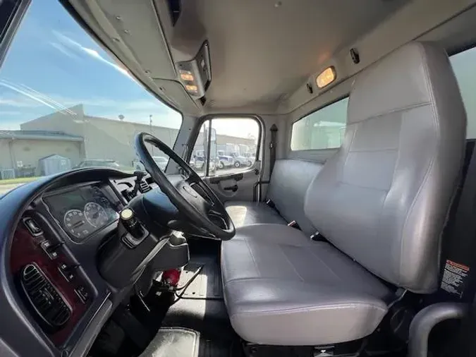 2018 Freightliner Business Class M2 106