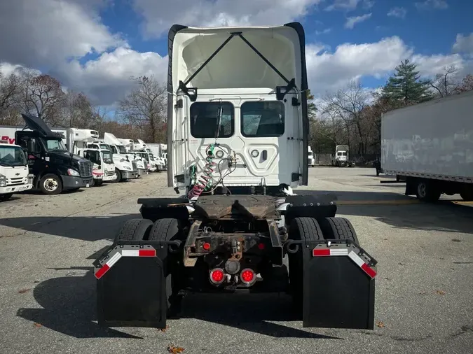 2019 FREIGHTLINER/MERCEDES NEW CASCADIA 126