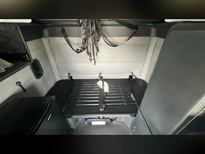 2020 FREIGHTLINER CA126