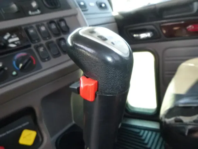 2020 Peterbilt 389