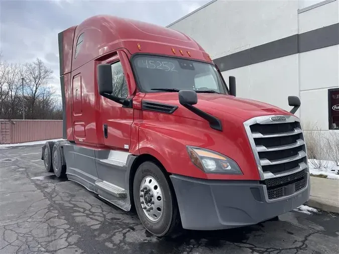 2021 FREIGHTLINER CA126