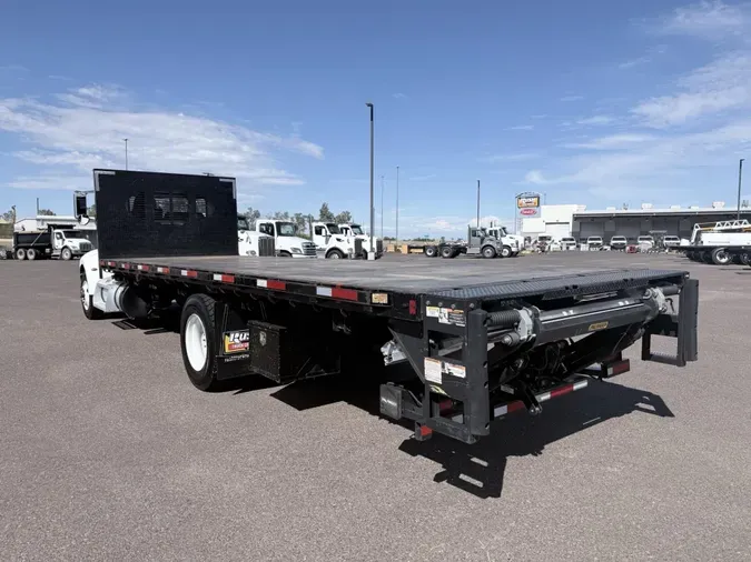 2020 Peterbilt 330dabd94ae824fa79ae369f0ff5bd64636