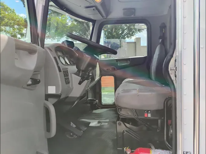 2019 Peterbilt 330