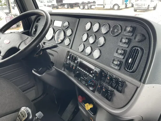 2022 Peterbilt 389