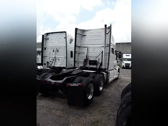2020 VOLVO VNL64T-760