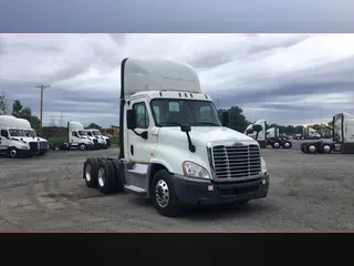 2019 Freightliner Cascadia 125