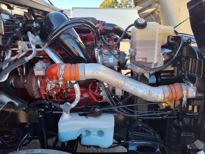 2019 NAVISTAR INTERNATIONAL LT625 SLPR CAB