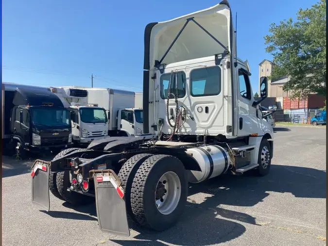 2019 FREIGHTLINER NEW CASCADIA 126