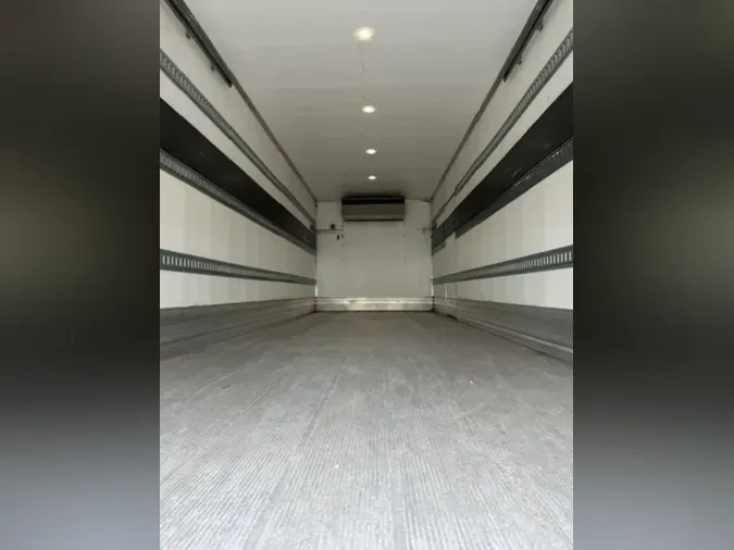 2020 FREIGHTLINER/MERCEDES M2 106