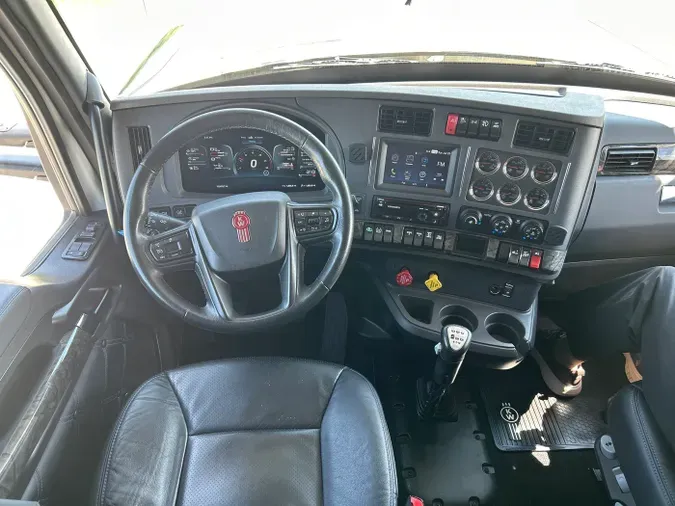 2023 Kenworth W990