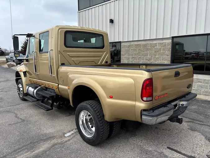 2006 International 4400LP