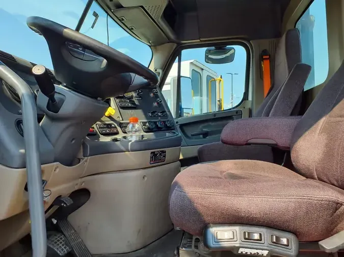 2019 FREIGHTLINER CASCADIA 125