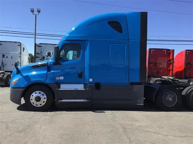 2021 FREIGHTLINER CA126