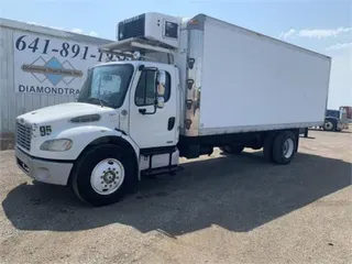 2006 FREIGHTLINER BUSINESS CLASS M2 106