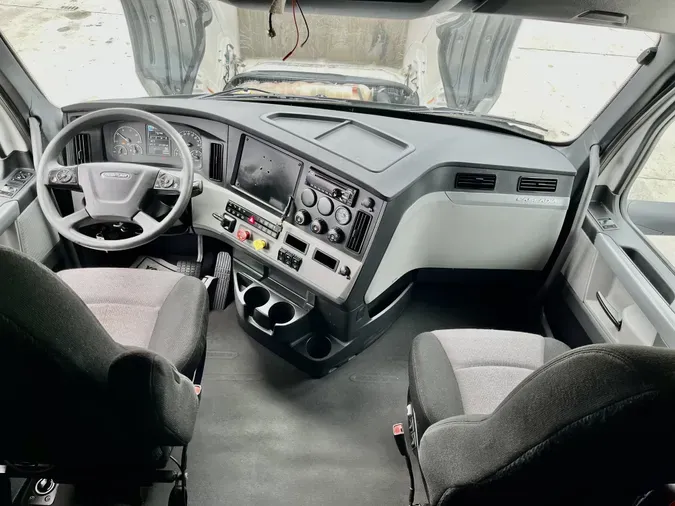 2020 Freightliner Cascadia 126