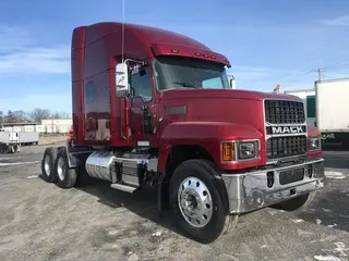 2025 MACK PI64T