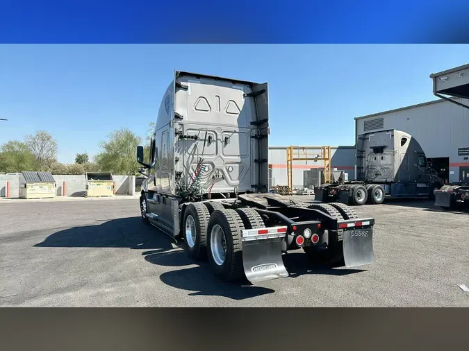 2023 Freightliner Cascadia