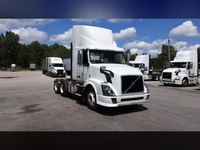 2016 Volvo VNL300dae9ef26f6fd067b24dba369f08e4169