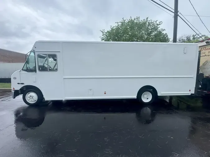2017 FRTLR CUSTOM CHASSIS CORP MT45