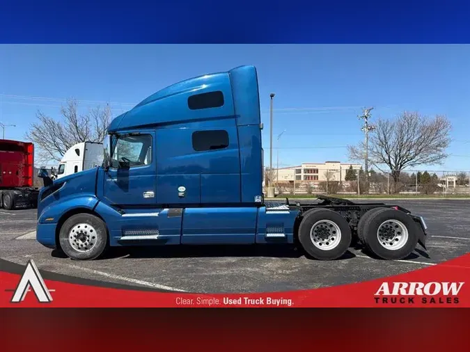 2023 VOLVO VNL760