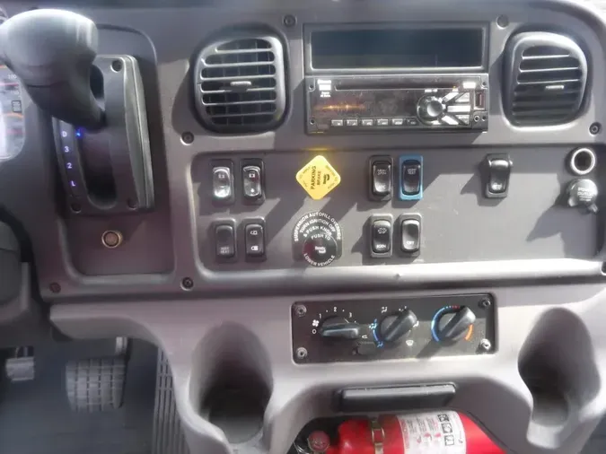 2018 FREIGHTLINER/MERCEDES M2 106