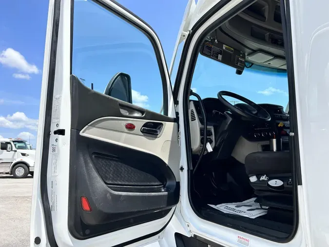 2022 Peterbilt 579