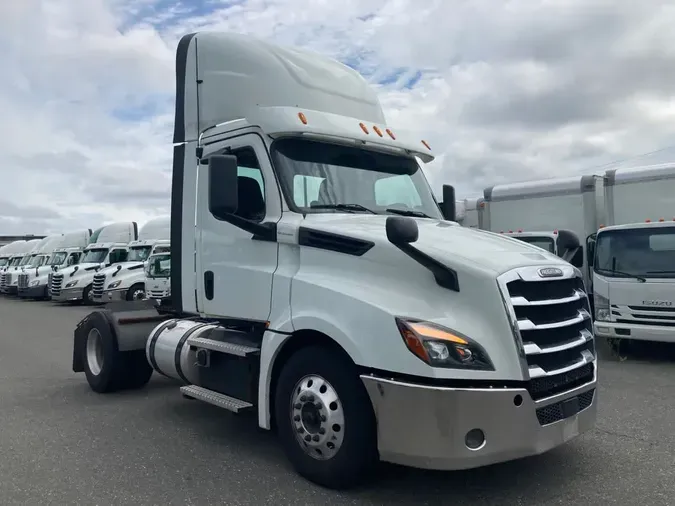 2019 FREIGHTLINER NEW CASCADIA 126