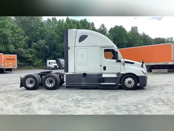 2023 Freightliner Cascadia 126