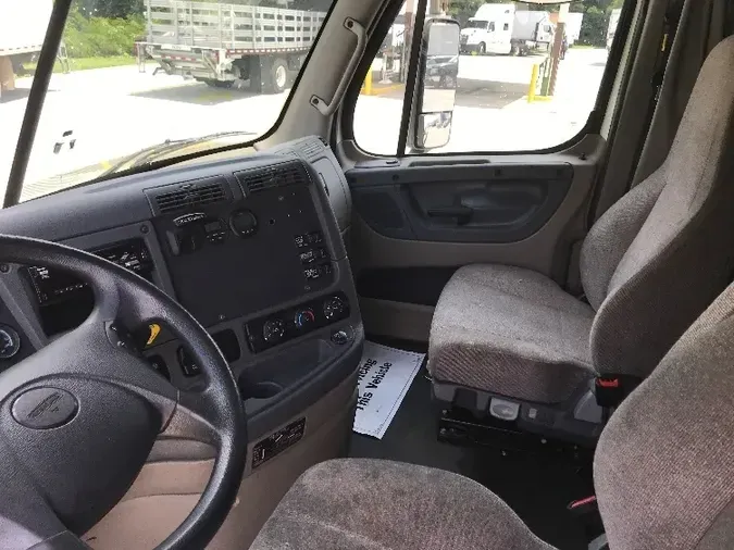 2019 Freightliner X12564ST