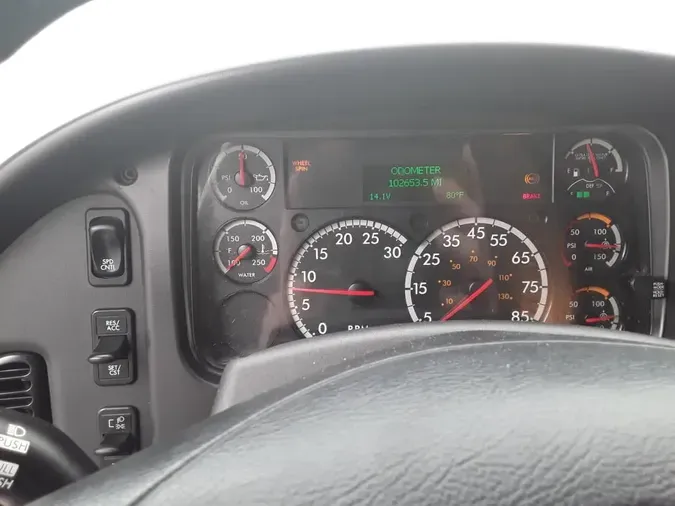 2020 FREIGHTLINER M2 106